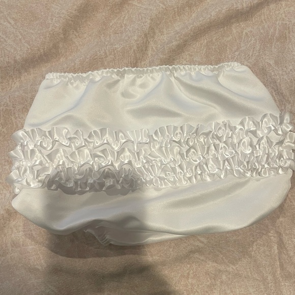 Diaper Cover with Ruffles - Picture 2 of 3